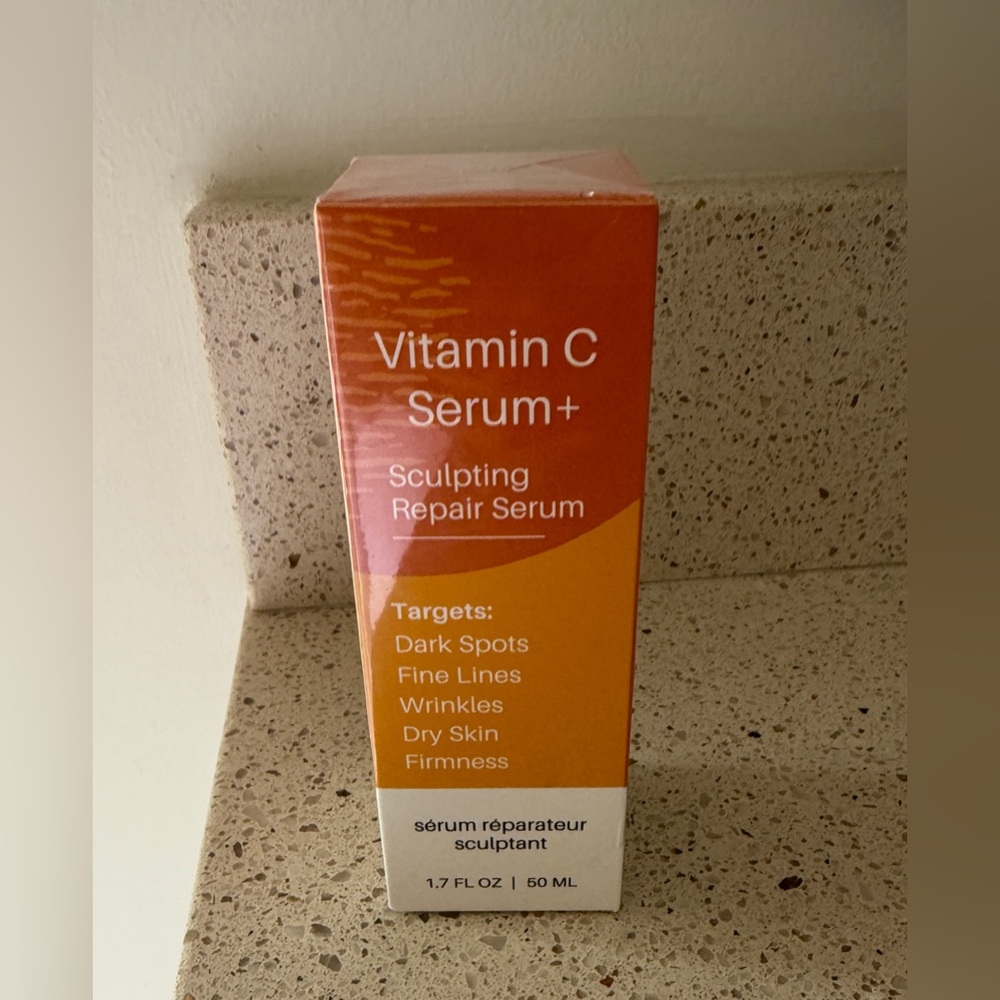 LeVaye Vitamin C Serum Anti-Aging Face Serum 15% Vitamin C - Picture 2 of 7